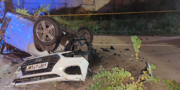 ಕೋಲಾರದಲ್ಲಿ ಭೀಕರ ರಸ್ತೆ ಅಪಘಾತ : ಕಾರು ಡಿವೈಡರ್‌ಗೆ ಡಿಕ್ಕಿ, ನಾಲ್ವರ ಸಾವು