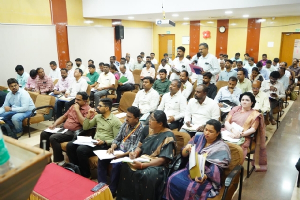 ಗಣಿಬಾಧಿತ ಪ್ರದೇಶಾಭಿವೃದ್ಧಿಗೆ ಅಧಿಕಾರಿಗಳ ಸಹಭಾಗಿತ್ವ ಮುಖ್ಯ ವ್ಯವಸ್ಥಾಪಕ ನಿರ್ದೇಶಕ ಡಾ.ಸಂಜಯ್ ಎಸ್ ಬಿಜ್ಜೂರ್