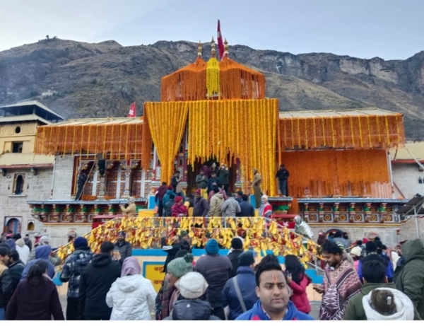 Badrinath door close Badrinath door close