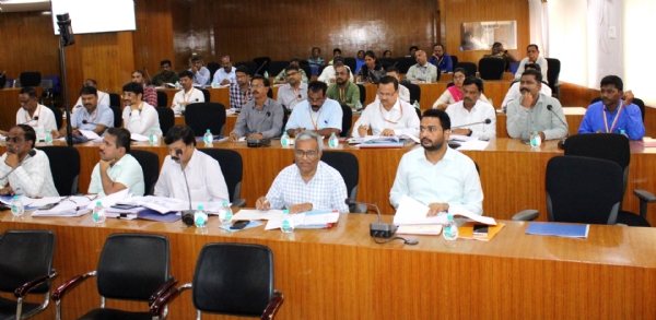 ಜನಪ್ರತಿನಿಧಿಗಳಿಗೆ ಮಾಹಿತಿ ನೀಡಿ ಕೆಲಸ ಮಾಡಬೇಕು - ಇಂಧನ ಸಚಿವ ಕೆ.ಜೆ. ಜಾರ್ಜ್ ಜನಪ್ರತಿನಿಧಿಗಳಿಗೆ ಮಾಹಿತಿ ನೀಡಿ ಕೆಲಸ ಮಾಡಬೇಕು - ಇಂಧನ ಸಚಿವ ಕೆ.ಜೆ. ಜಾರ್ಜ್