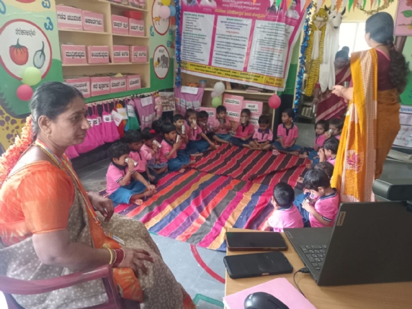 ಅಂಗನವಾಡಿಯಲ್ಲಿ ಎಲ್ ಕೆಜಿ, ಯುಕೆಜಿ ಪೂರ್ವ ಪ್ರಾಥಮಿಕ ತರಗತಿಗೆ ಶುಭಾರಂಭ ಅಂಗನವಾಡಿಯಲ್ಲಿ ಎಲ್ ಕೆಜಿ, ಯುಕೆಜಿ ಪೂರ್ವ ಪ್ರಾಥಮಿಕ ತರಗತಿಗೆ ಶುಭಾರಂಭ