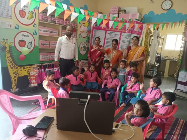 ಅಂಗನವಾಡಿಯಲ್ಲಿ ಎಲ್ ಕೆಜಿ, ಯುಕೆಜಿ ಪೂರ್ವ ಪ್ರಾಥಮಿಕ ತರಗತಿಗೆ ಶುಭಾರಂಭ ಅಂಗನವಾಡಿಯಲ್ಲಿ ಎಲ್ ಕೆಜಿ, ಯುಕೆಜಿ ಪೂರ್ವ ಪ್ರಾಥಮಿಕ ತರಗತಿಗೆ ಶುಭಾರಂಭ