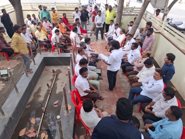 ಮಹರ್ಷಿ ಶ್ರೀ ವಾಲ್ಮೀಕಿ ಪುತ್ಥಳಿ ಅನಾವರಣ ; ಸಮಾಜದ ಮುಖಂಡರಿಂದ ಪೂರ್ವಭಾವಿ ಸಭೆ