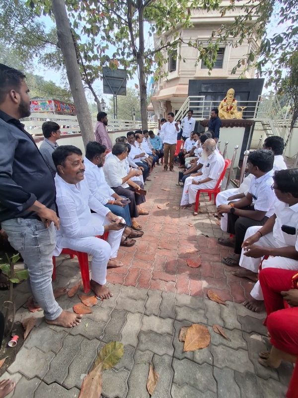 ಮಹರ್ಷಿ ಶ್ರೀ ವಾಲ್ಮೀಕಿ ಪುತ್ಥಳಿ ಅನಾವರಣ ; ಸಮಾಜದ ಮುಖಂಡರಿಂದ ಪೂರ್ವಭಾವಿ ಸಭೆ