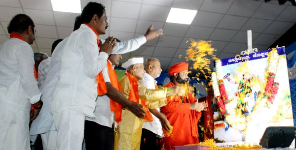 ದೇಶದಲ್ಲಿ ಪ್ರಥಮವಾಗಿ ಸ್ವಾತಂತ್ರ‍್ಯದ ಕಿಚ್ಚನ್ನ ಹಚ್ಚಿದ್ದು ಕಿತ್ತೂರು ರಾಣಿ ಚನ್ನಮ್ಮ: ಶಾಸಕ ಕೆ.ರಾಘವೇಂದ್ರ ಹಿಟ್ನಾಳ್