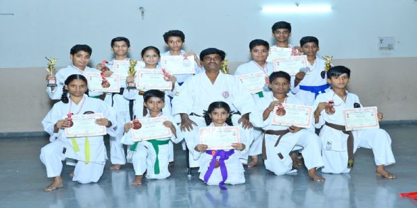 ಬಳ್ಳಾರಿಯ ಪಂಚಾಕ್ಷರಿ ಮಾರ್ಷಿಯಲ್ 11 ವಿದ್ಯಾರ್ಥಿಗಳಿಗೆ ಪ್ರಶಸ್ತಿ