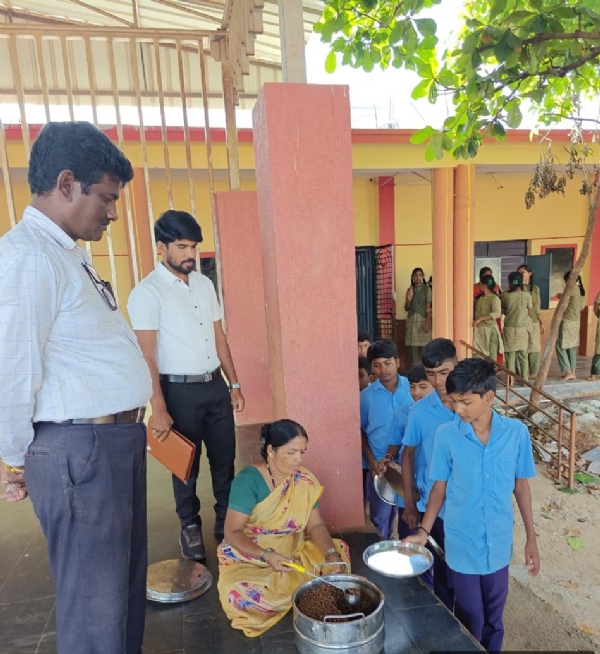 ಮಕ್ಕಳು ಉತ್ತಮ ಆರೋಗ್ಯ ಅಭ್ಯಾಸ ರೂಢಿಸಿಕೊಳ್ಳಿ: ಲಕ್ಷ್ಮಿದೇವಿ ಮಕ್ಕಳು ಉತ್ತಮ ಆರೋಗ್ಯ ಅಭ್ಯಾಸ ರೂಢಿಸಿಕೊಳ್ಳಿ: ಲಕ್ಷ್ಮಿದೇವಿ