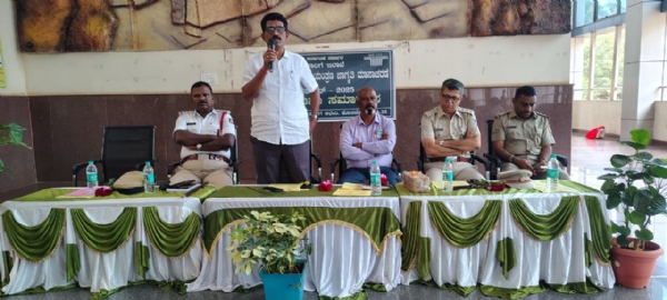 ವಿಷಕಾರಕ ಅನಿಲ ಸೇವನೆಯಿಂದ ರೋಗನಿರೋಧಕ ಶಕ್ತಿ ಕುಂಠಿತ : ಸಾರಿಗೆ ಅಧಿಕಾರಿ ಕೆ.ದಾಮೋದರ್. ವಿಷಕಾರಕ ಅನಿಲ ಸೇವನೆಯಿಂದ ರೋಗನಿರೋಧಕ ಶಕ್ತಿ ಕುಂಠಿತ : ಸಾರಿಗೆ ಅಧಿಕಾರಿ ಕೆ.ದಾಮೋದರ್.