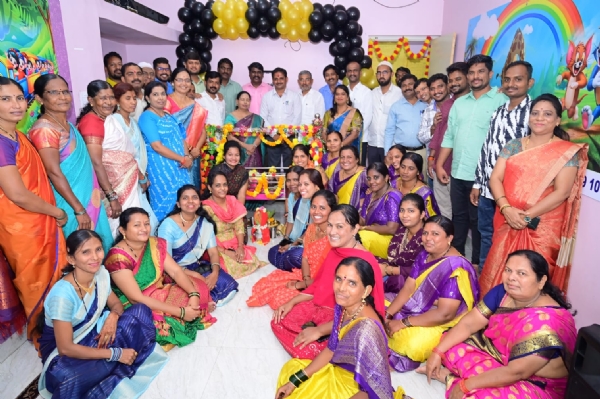 ರಾಯಚೂರು ಜಿಲ್ಲಾ ಮಕ್ಕಳ ರಕ್ಷಣಾ ಘಟಕ : ಎರಡು ಕಂದಮ್ಮಗಳಿಗೆ ಸಂಭ್ರಮದ ನಾಮಕರಣ ರಾಯಚೂರು ಜಿಲ್ಲಾ ಮಕ್ಕಳ ರಕ್ಷಣಾ ಘಟಕ : ಎರಡು ಕಂದಮ್ಮಗಳಿಗೆ ಸಂಭ್ರಮದ ನಾಮಕರಣ