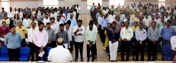 ಸ್ವಾತಂತ್ರ್ಯ ಚಳವಳಿಯ ಬೀಜ ಬಿತ್ತನೆಗೆ ವಂದೇ ಮಾತರಂ ಸಹಕಾರಿ - ಜಿಲ್ಲಾಧಿಕಾರಿ ಡಾ. ಸುರೇಶ ಬಿ. ಇಟ್ನಾಳ ಸ್ವಾತಂತ್ರ್ಯ ಚಳವಳಿಯ ಬೀಜ ಬಿತ್ತನೆಗೆ ವಂದೇ ಮಾತರಂ ಸಹಕಾರಿ - ಜಿಲ್ಲಾಧಿಕಾರಿ ಡಾ. ಸುರೇಶ ಬಿ. ಇಟ್ನಾಳ