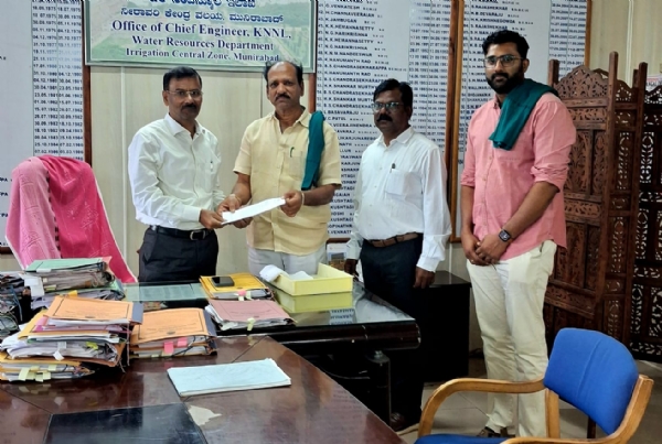 ಎರಡನೇ ಬೆಳೆಗೆ ನೀರು ಬಿಡಿ : ತುಂಗಭದ್ರ ರೈತ ಸಂಘ ಎರಡನೇ ಬೆಳೆಗೆ ನೀರು ಬಿಡಿ : ತುಂಗಭದ್ರ ರೈತ ಸಂಘ