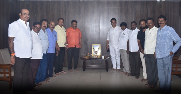 ಕನಕದಾಸರು ದಾರ್ಶನಿಕರಾಗಿ ಅಜರಾಮರರು : ಅವ್ವಾರು ಮಂಜುನಾಥ್ ಕನಕದಾಸರು ದಾರ್ಶನಿಕರಾಗಿ ಅಜರಾಮರರು : ಅವ್ವಾರು ಮಂಜುನಾಥ್