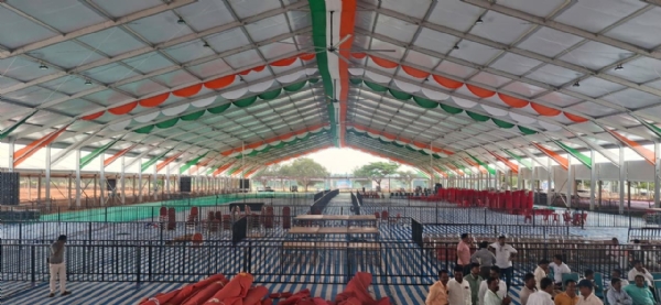 ಮುಖ್ಯಮಂತ್ರಿಗಳ ಆಗಮನಕ್ಕೆ ಬೃಹತ್ ವೇದಿಕೆ ನಿರ್ಮಾಣ