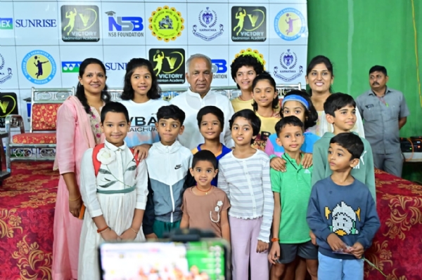 ಮಕ್ಕಳಿಗೆ ಮೊಬೈಲ್ ನೀಡಬೇಡಿ, ಕ್ರೀಡಾ ಮನೋಭಾವ ಬೆಳೆಸಿ- ಎನ್ಎಸ್ ಬೋಸರಾಜು