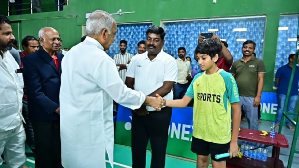 ಮಕ್ಕಳಿಗೆ ಮೊಬೈಲ್ ನೀಡಬೇಡಿ, ಕ್ರೀಡಾ ಮನೋಭಾವ ಬೆಳೆಸಿ- ಎನ್ಎಸ್ ಬೋಸರಾಜು