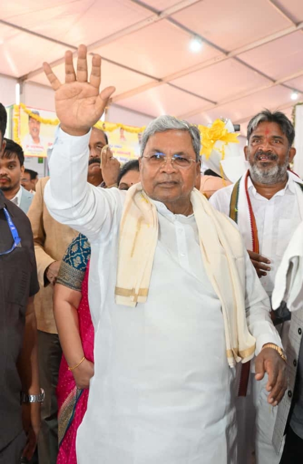 ಪರಪ್ಪನ ಅಗ್ರಹಾರದಲ್ಲಿ ಕೈದಿಗಳಿಗೆ ಐಷಾರಾಮಿ ಸವಲತ್ತು: ನಾಳೆ ಸಭೆ ಪರಪ್ಪನ ಅಗ್ರಹಾರದಲ್ಲಿ ಕೈದಿಗಳಿಗೆ ಐಷಾರಾಮಿ ಸವಲತ್ತು: ನಾಳೆ ಸಭೆ