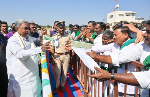 ಟೀಕೆ ಮಾಡುತ್ತಿದ್ದವರು ಗ್ಯಾರಂಟಿ ಯೋಜನೆಗಳನ್ನು ನಕಲು ಮಾಡುತ್ತಿದ್ದಾರೆ: ಡಿಸಿಎಂ ಡಿ.ಕೆ. ಶಿವಕುಮಾರ್ ಟೀಕೆ ಮಾಡುತ್ತಿದ್ದವರು ಗ್ಯಾರಂಟಿ ಯೋಜನೆಗಳನ್ನು ನಕಲು ಮಾಡುತ್ತಿದ್ದಾರೆ: ಡಿಸಿಎಂ ಡಿ.ಕೆ. ಶಿವಕುಮಾರ್