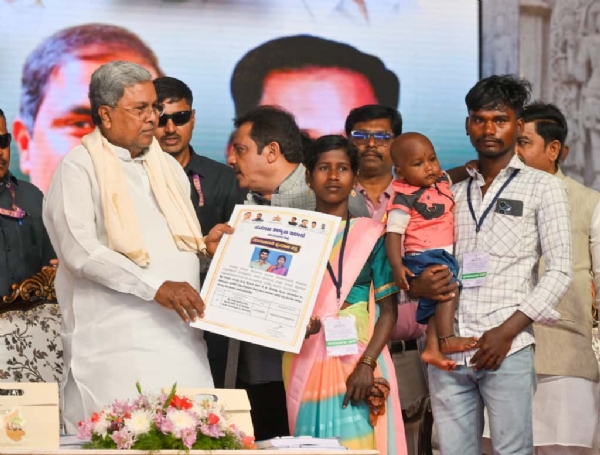 870 ಕೋಟಿ ವೆಚ್ಚದ 74 ಕೆರೆಗಳಿಗೆ ನೀರು ತುಂಬಿಸುವ ಯೋಜನೆಗೆ ಚಾಲನೆ ನೀಡಿದ ಸಿ.ಎಂ ಸಿದ್ದರಾಮಯ್ಯ 870 ಕೋಟಿ ವೆಚ್ಚದ 74 ಕೆರೆಗಳಿಗೆ ನೀರು ತುಂಬಿಸುವ ಯೋಜನೆಗೆ ಚಾಲನೆ ನೀಡಿದ ಸಿ.ಎಂ ಸಿದ್ದರಾಮಯ್ಯ