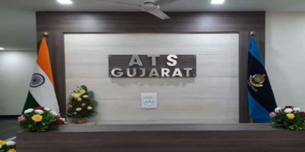 ಗುಜರಾತನಲ್ಲಿ ಮೂವರು ಶಂಕಿತ ಐಸಿಸ್ ಭಯೋತ್ಪಾದಕರ ಬಂಧನ