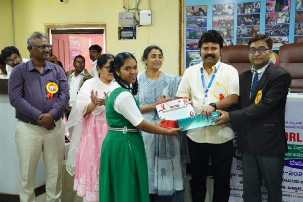 ಏಡ್ಸ್; ಚಿಕಿತ್ಸೆಗಿಂತ ಮುಂಜಾಗ್ರತೆ ಅಗತ್ಯ - ನ್ಯಾಯಾಧೀಶರಾದ ರಾಜೇಶ್.ಎನ್ ಹೊಸಮನೆ ಏಡ್ಸ್; ಚಿಕಿತ್ಸೆಗಿಂತ ಮುಂಜಾಗ್ರತೆ ಅಗತ್ಯ - ನ್ಯಾಯಾಧೀಶರಾದ ರಾಜೇಶ್.ಎನ್ ಹೊಸಮನೆ