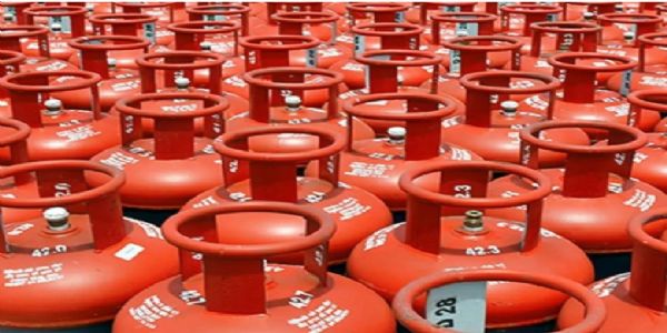 ವಾಣಿಜ್ಯ ಎಲ್‌ಪಿಜಿ ಸಿಲಿಂಡರ್‌ ದರದಲ್ಲಿ ₹10 ಇಳಿಕೆ