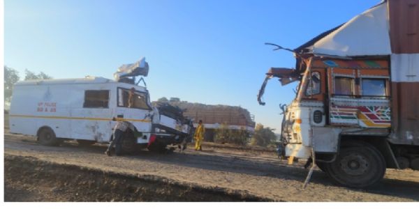 ಮಧ್ಯಪ್ರದೇಶದಲ್ಲಿ ಭೀಕರ ಅಪಘಾತ ; ನಾಲ್ವರ ಸಾವು