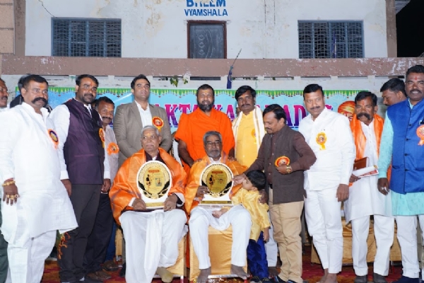 ಭಕ್ತಿಯಿಂದ ದೇವರನ್ನು ಭಜಿಸಬೇಕು-ಶಾಂತಮಯ ಸ್ವಾಮಿಜಿ