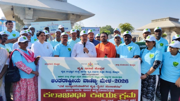 ಸಿರಿ ಧಾನ್ಯ ಬೆಳೆಗೆ ಹೆಚ್ಚಿನ ಆದ್ಯತೆ ನೀಡಿ: ಡಾ. ಸುರೇಶ ಇಟ್ನಾಳ ಸಿರಿ ಧಾನ್ಯ ಬೆಳೆಗೆ ಹೆಚ್ಚಿನ ಆದ್ಯತೆ ನೀಡಿ: ಡಾ. ಸುರೇಶ ಇಟ್ನಾಳ