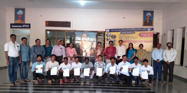 12 ಜನ ವಿದ್ಯಾರ್ಥಿಗಳ ಉದ್ಯೋಗಕ್ಕೆ ಆಯ್ಕೆ