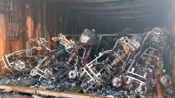 ಲಾರಿಯಲ್ಲಿದ್ದ 40 ಯಮಹ ಗಾಡಿಗಳು ಭಸ್ಮ