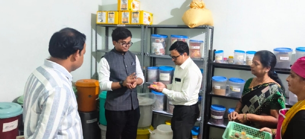 ಹಗರಿಬೊಮ್ಮನಹಳ್ಳಿ, ಹೊಸಪೇಟೆ ಹಾಸ್ಟೆಲ್ಗಳಿಗೆ ಜಿಪಂ ಸಿಇಒ ಭೇಟಿ. ಹಗರಿಬೊಮ್ಮನಹಳ್ಳಿ, ಹೊಸಪೇಟೆ ಹಾಸ್ಟೆಲ್ಗಳಿಗೆ ಜಿಪಂ ಸಿಇಒ ಭೇಟಿ.