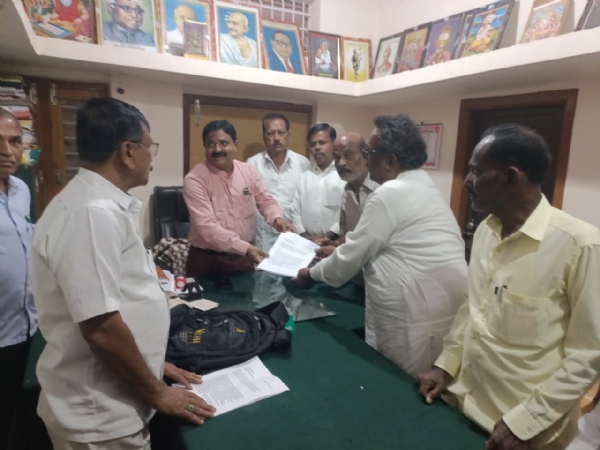 ಹಿರಿತನದ ಮೇಲೆ ಹುದ್ದೆಗೆ ನೇಮಕ ಮಾಡಿ: ಕೆ.ಎಸ್.ನಾಡಗೌಡ ಹಿರಿತನದ ಮೇಲೆ ಹುದ್ದೆಗೆ ನೇಮಕ ಮಾಡಿ: ಕೆ.ಎಸ್.ನಾಡಗೌಡ