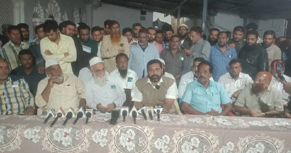 ಚಿತ್ರ ; ಮಾಸ್ತಿ ಗ್ರಾಮದ ಮಸೀದಿಯಲ್ಲಿ ಆಯೋಜಿಸಿದ ಪತ್ರಿಕಾಗೋಷ್ಠಿಯಲ್ಲಿ ಮಾಸ್ತಿ ಗ್ರಾಮದ ಏಳು ಮಸೀದಿಗಳ ಮುಖಂಡರು ಮಾತನಾಡಿದರು. ಚಿತ್ರ ; ಮಾಸ್ತಿ ಗ್ರಾಮದ ಮಸೀದಿಯಲ್ಲಿ ಆಯೋಜಿಸಿದ ಪತ್ರಿಕಾಗೋಷ್ಠಿಯಲ್ಲಿ ಮಾಸ್ತಿ ಗ್ರಾಮದ ಏಳು ಮಸೀದಿಗಳ ಮುಖಂಡರು ಮಾತನಾಡಿದರು.