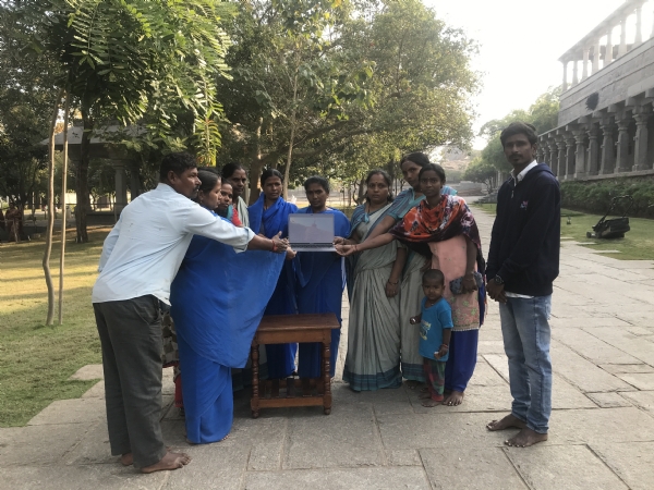 ಕೊಪ್ಪಳ: ವೀಡಿಯೋಟ್ರೇಲರ್ ಸಾಂಗ್ ನೊಂದಿಗೆ ಶ್ರೀಮಠದ ಭಕ್ತರಿಗೆ   ಜಾತ್ರೆಗೆ ಆಹ್ವಾನ