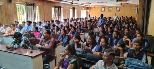 ವಚನ ಸಾಹಿತ್ಯದ ಜೀವನ ಮೌಲ್ಯಗಳು ಅರಿತರೆ ವ್ಯಕ್ತಿತ್ವ ವಿಕಸನ ಸಾಧ್ಯ.   : ಡಿ.ವಿ.ಪರಮಶಿ