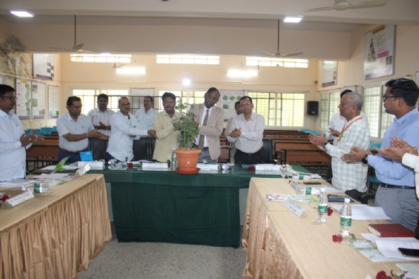 ರೈತರಿಗೆ ಬಹುಬೆಳೆ ಪದ್ಧತಿಯ ಮಾಹಿತಿ ನೀಡಿರಿ