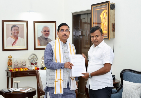 ಆಲಮಟ್ಟಿ–ಕುಷ್ಟಗಿ ರೈಲು ಮಾರ್ಗದ ಸಮೀಕ್ಷೆ  ಚಿತ್ರದುರ್ಗದವರೆಗೆ ವಿಸ್ತರಿಸಿ  : ಡಾ. ಬಸವರಾಜ ಕ್ಯಾವಟರ್