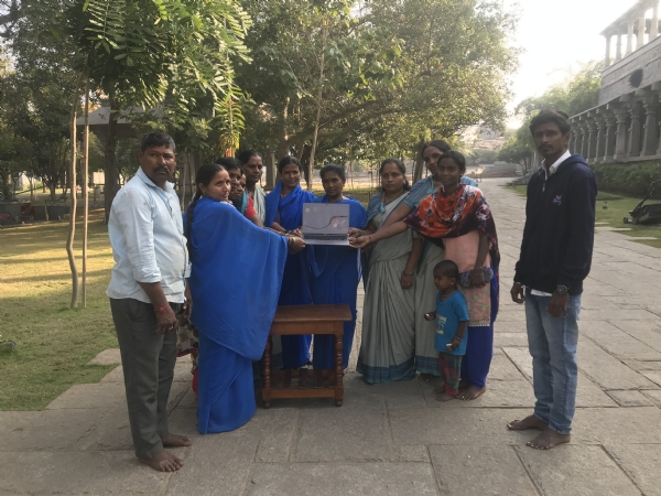 ಕೊಪ್ಪಳ: ವೀಡಿಯೋಟ್ರೇಲರ್ ಸಾಂಗ್ ನೊಂದಿಗೆ ಶ್ರೀಮಠದ ಭಕ್ತರಿಗೆ   ಜಾತ್ರೆಗೆ ಆಹ್ವಾನ