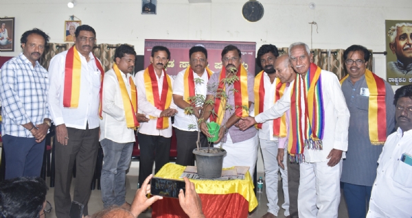 ಅಖಿಲ ಭಾರತ ಕನ್ನಡ ಸಾಹಿತ್ಯ ಸಮ್ಮೇಳನದ ಯಶಸ್ವಿಗೆ ಶ್ರಮಿಸೋಣ : ಮೇಯರ್ ಪಿ. ಗಾದೆಪ್ಪ