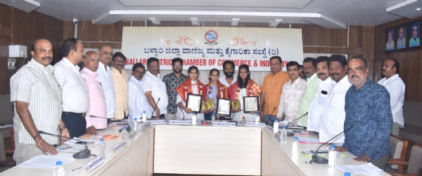 ಕ್ರೀಡೆಯನ್ನು ಪ್ರೋತ್ಸಾಹಿಸುವ ನಿಟ್ಟಿನಲ್ಲಿ ನಮ್ಮ ಸಂಸ್ಥೆ ಸದಾ ಮುಂದೆ : ಅವ್ವಾರು ಮಂಜುನಾಥ್ ಕ್ರೀಡೆಯನ್ನು ಪ್ರೋತ್ಸಾಹಿಸುವ ನಿಟ್ಟಿನಲ್ಲಿ ನಮ್ಮ ಸಂಸ್ಥೆ ಸದಾ ಮುಂದೆ : ಅವ್ವಾರು ಮಂಜುನಾಥ್