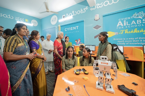 ‘ಸಿಯೆಂಟ್ ವಿಜಯಪಥ’ ಪ್ರಾಜೆಕ್ಟ್ಗೆ ಸಚಿವೆ ನಿರ್ಮಲಾ ಸೀತಾರಾಮನ್ ಚಾಲನೆ. ‘ಸಿಯೆಂಟ್ ವಿಜಯಪಥ’ ಪ್ರಾಜೆಕ್ಟ್ಗೆ ಸಚಿವೆ ನಿರ್ಮಲಾ ಸೀತಾರಾಮನ್ ಚಾಲನೆ.