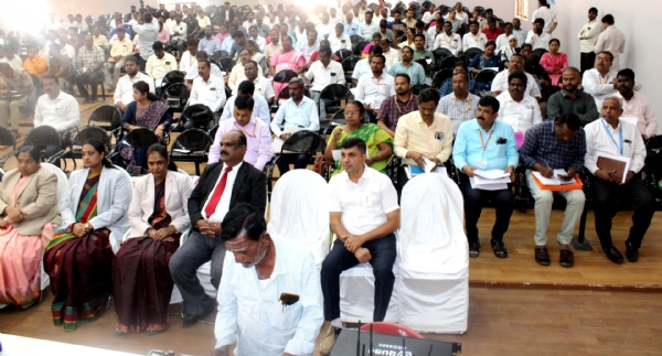 ಕರ್ನಾಟಕ ಭೂ ಕಬಳಿಕೆ ನಿಷೇಧ ಕುರಿತು ಅಧಿಕಾರಿಗಳು ತಿಳಿದುಕೊಳ್ಳಬೇಕಿದೆ - ಎನ್. ಎಸ್. ಪಾಟೀಲ್ ಕರ್ನಾಟಕ ಭೂ ಕಬಳಿಕೆ ನಿಷೇಧ ಕುರಿತು ಅಧಿಕಾರಿಗಳು ತಿಳಿದುಕೊಳ್ಳಬೇಕಿದೆ - ಎನ್. ಎಸ್. ಪಾಟೀಲ್