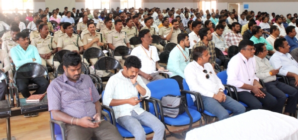 ಕರ್ನಾಟಕ ಭೂ ಕಬಳಿಕೆ ನಿಷೇಧ ಕುರಿತು ಅಧಿಕಾರಿಗಳು ತಿಳಿದುಕೊಳ್ಳಬೇಕಿದೆ - ಎನ್. ಎಸ್. ಪಾಟೀಲ್ ಕರ್ನಾಟಕ ಭೂ ಕಬಳಿಕೆ ನಿಷೇಧ ಕುರಿತು ಅಧಿಕಾರಿಗಳು ತಿಳಿದುಕೊಳ್ಳಬೇಕಿದೆ - ಎನ್. ಎಸ್. ಪಾಟೀಲ್