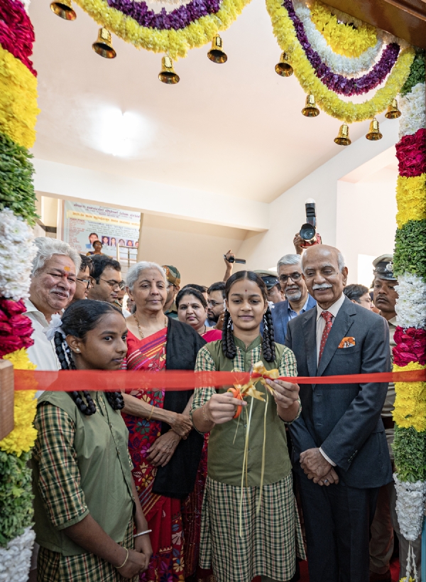 ‘ಸಿಯೆಂಟ್ ವಿಜಯಪಥ’ ಪ್ರಾಜೆಕ್ಟ್ಗೆ ಸಚಿವೆ ನಿರ್ಮಲಾ ಸೀತಾರಾಮನ್ ಚಾಲನೆ. ‘ಸಿಯೆಂಟ್ ವಿಜಯಪಥ’ ಪ್ರಾಜೆಕ್ಟ್ಗೆ ಸಚಿವೆ ನಿರ್ಮಲಾ ಸೀತಾರಾಮನ್ ಚಾಲನೆ.