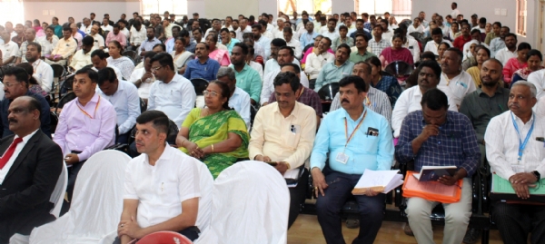 ಕರ್ನಾಟಕ ಭೂ ಕಬಳಿಕೆ ನಿಷೇಧ ಕುರಿತು ಅಧಿಕಾರಿಗಳು ತಿಳಿದುಕೊಳ್ಳಬೇಕಿದೆ - ಎನ್. ಎಸ್. ಪಾಟೀಲ್ ಕರ್ನಾಟಕ ಭೂ ಕಬಳಿಕೆ ನಿಷೇಧ ಕುರಿತು ಅಧಿಕಾರಿಗಳು ತಿಳಿದುಕೊಳ್ಳಬೇಕಿದೆ - ಎನ್. ಎಸ್. ಪಾಟೀಲ್