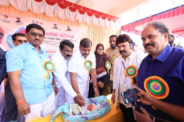 ಮಕ್ಕಳ ಭವಿಷ್ಯಕ್ಕಾಗಿ ಎರೆಡು ಹನಿ ಲಸಿಕೆ ಹಾಕಿಸಿ