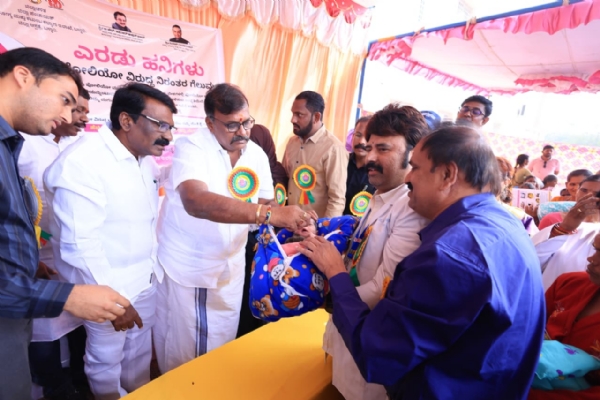 ಮಕ್ಕಳ ಭವಿಷ್ಯಕ್ಕಾಗಿ ಎರೆಡು ಹನಿ ಲಸಿಕೆ ಹಾಕಿಸಿ