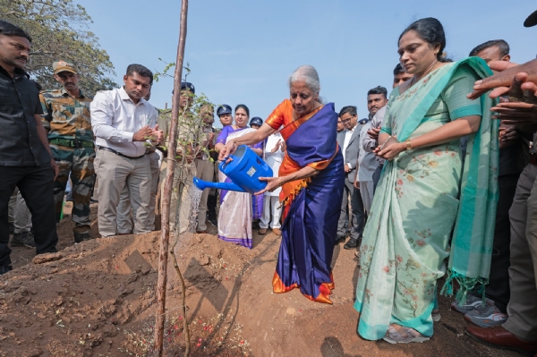 ಹಂಪಿಗೆ ಭೇಟಿ ನೀಡಿ ಹಣಕಾಸು ಸಚಿವಾಲಯದ 120 ಅಧಿಕಾರಿಗಳ ತಂಡ