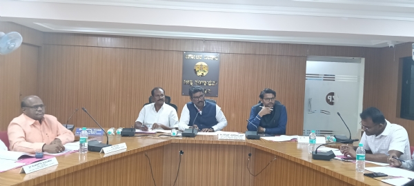 ಗ್ಯಾರಂಟಿ ಯೋಜನೆಗಳ ಅನುಷ್ಠಾನದ ಪ್ರಗತಿ ಪರಿಶೀಲನಾ ಸಭೆ ಗ್ಯಾರಂಟಿ ಯೋಜನೆಗಳ ಅನುಷ್ಠಾನದ ಪ್ರಗತಿ ಪರಿಶೀಲನಾ ಸಭೆ