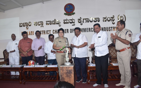 ಅಪರಾಧಗಳನ್ನು ನಿಯಂತ್ರಿಸಲು ಸಾರ್ವಜನಿಕರ ಸಹಕಾರ ಅಗತ್ಯ : ಎಸ್ಪಿ ಡಾ. ಶೋಭಾರಾಣಿ